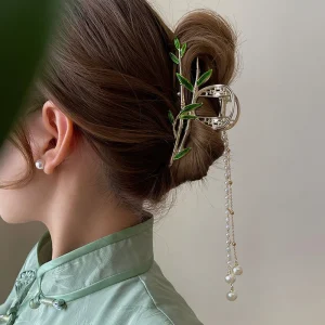 Fashion New Bamboo Tassel Grab Clip Female Ponytail Braid Large Shark Clip Elegant Hair Grab Clip Ancient Style Headdress Female