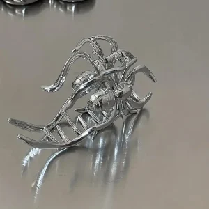 Fashionable Gothic Spider shaped Hair Claw - Unique Metal Grip, Solid Color, Medium Size, Minimalist Style Women's Accessories