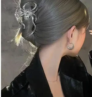 Fashionable Gothic Spider shaped Hair Claw - Unique Metal Grip, Solid Color, Medium Size, Minimalist Style Women's Accessories