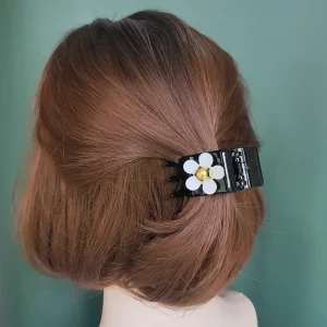 Fashion Flower Women Hair Clips Luxury Black White Small HairClip Barrette Girls Sweet Hairpins Crab Clips Hair Accessories